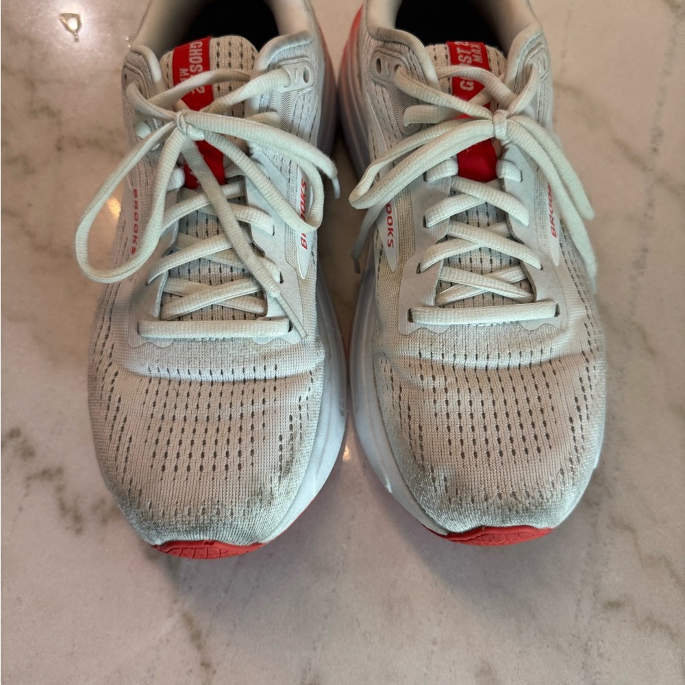 Brooks Off-White Sneakers with Coral Accent